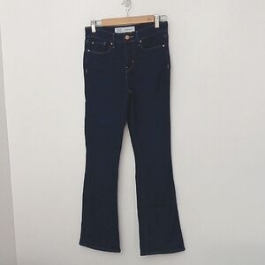 Signature Levi Strauss Jeans Women's Size 6M - 28 x 32‎ Dark Wash Mid Rise